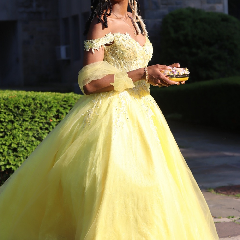 Elegant Yellow Off-Shoulder Prom Dress